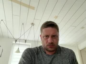 Watch chris164 performing live on BoomCams free cam network
