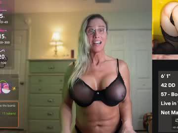 Watch christinabruce performing live on BoomCams free cam network