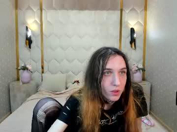 Watch chrisybev performing live on BoomCams free cam network