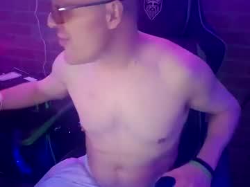 Watch chronicvibez4 performing live on BoomCams free cam network