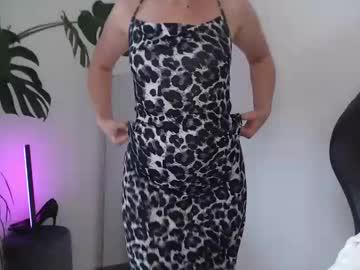 Watch cinderellamoon performing live on BoomCams free cam network
