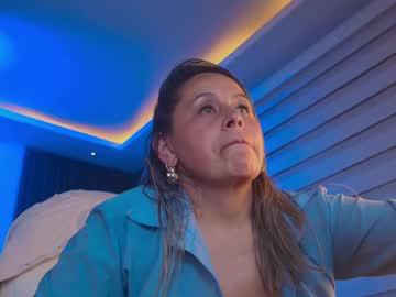 Watch cinthya_roberts performing live on BoomCams free cam network