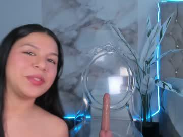 Watch clara4w performing live on BoomCams free cam network