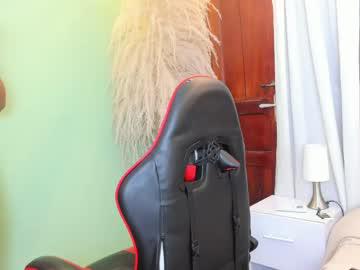 Watch cloe_mylo performing live on BoomCams free cam network