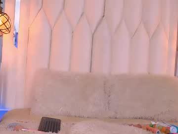Watch cloee_cameron performing live on BoomCams free cam network