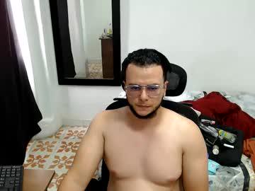 Watch cloudsfunxxx performing live on BoomCams free cam network