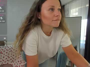 Watch cometoseeme_ performing live on BoomCams free cam network