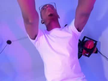 Watch criss_zuri performing live on BoomCams free cam network