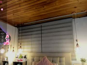 Watch cristal__hot_1 performing live on BoomCams free cam network