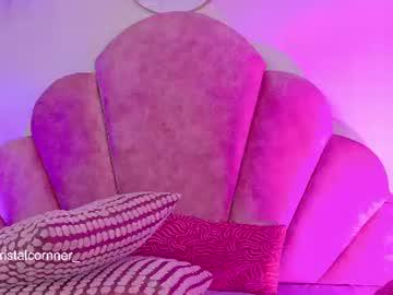 Watch cristalcornner_ performing live on BoomCams free cam network