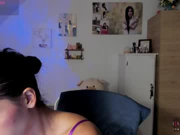 Watch cristamunez performing live on BoomCams free cam network