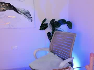 Watch crystal_arlette performing live on BoomCams free cam network
