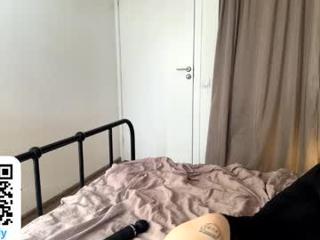 Watch ctrlmebaby performing live on BoomCams free cam network