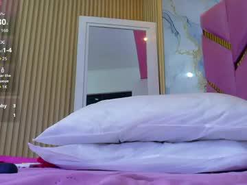 Watch curvybuffgirl performing live on BoomCams free cam network