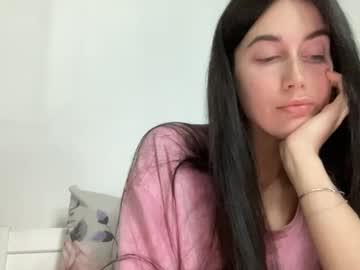 Watch cute_kriss94 performing live on BoomCams free cam network