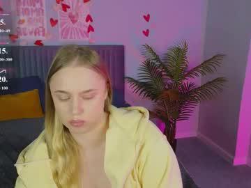 Watch cutefever performing live on BoomCams free cam network