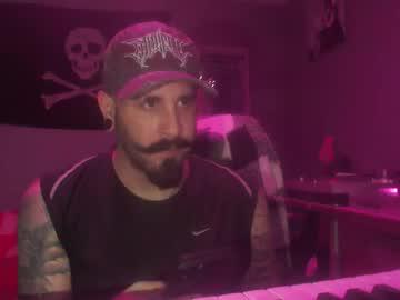 Watch dabirdfree performing live on BoomCams free cam network