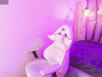 Watch dafne_kam_ performing live on BoomCams free cam network