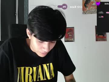 Watch dahliarios performing live on BoomCams free cam network