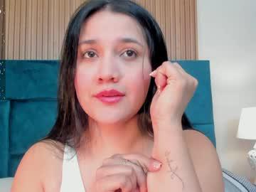 Watch dalia_alissa performing live on BoomCams free cam network
