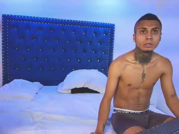Watch damian_and_roxanne performing live on BoomCams free cam network