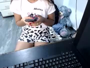 Watch danielaa_foxx performing live on BoomCams free cam network