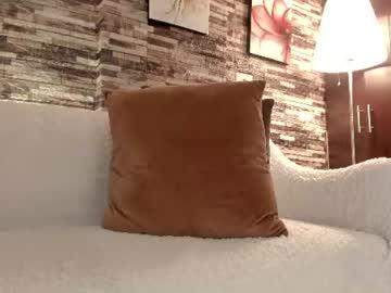 Watch danna_johnson2 performing live on BoomCams free cam network