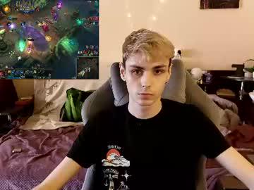 Watch danny_fox888 performing live on BoomCams free cam network