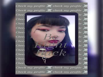 Watch darkling_b performing live on BoomCams free cam network