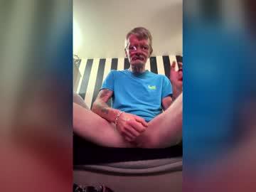 Watch dave689476 performing live on BoomCams free cam network