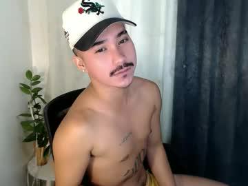 Watch dave_cummers performing live on BoomCams free cam network