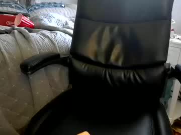 Watch daveishorny1988 performing live on BoomCams free cam network