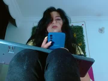 Watch deepselenaxxx performing live on BoomCams free cam network