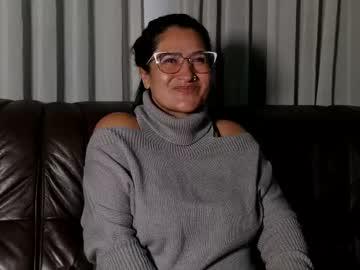 Watch deesseluxure_ performing live on BoomCams free cam network