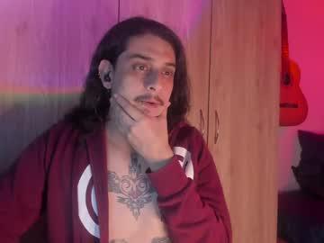 Watch den_shatw_ performing live on BoomCams free cam network