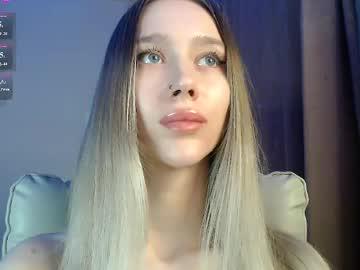 Watch des_ch performing live on BoomCams free cam network