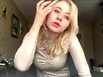 Watch dianaoehler performing live on BoomCams free cam network