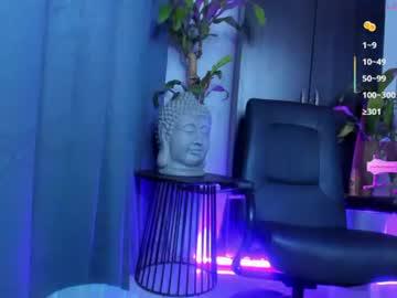 Watch divaluna_ performing live on BoomCams free cam network