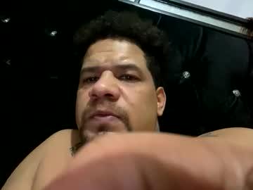 Watch dominicanobb performing live on BoomCams free cam network