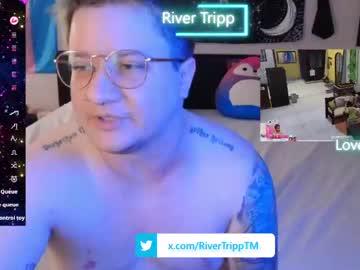 Watch dominixziz performing live on BoomCams free cam network