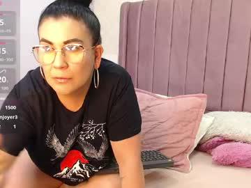 Watch dorettaacreman performing live on BoomCams free cam network