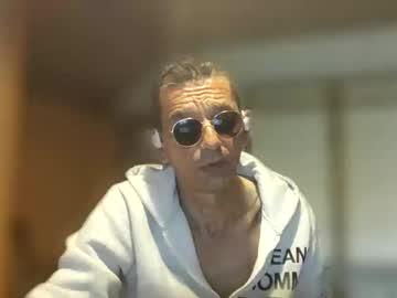 Watch dreambob performing live on BoomCams free cam network