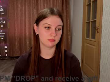 Watch dreameveline performing live on BoomCams free cam network