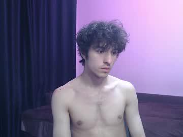 Watch dress_air performing live on BoomCams free cam network