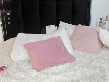 Watch dulce_es performing live on BoomCams free cam network