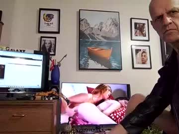Watch duncan_mckawkinue performing live on BoomCams free cam network