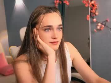 Watch earthfantasyy performing live on BoomCams free cam network