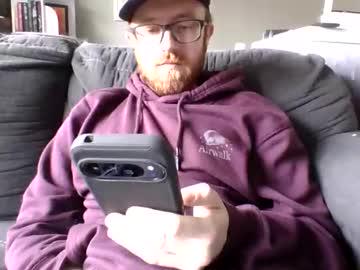 Watch easylog performing live on BoomCams free cam network