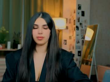 Watch easysloww performing live on BoomCams free cam network