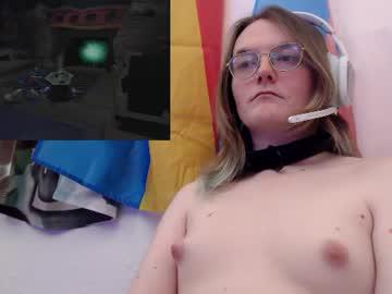 Watch edenmutt performing live on BoomCams free cam network